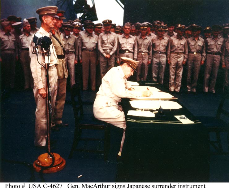 1945Sept2_Gen Douglas MacArthur signs Japanese Surrender Document